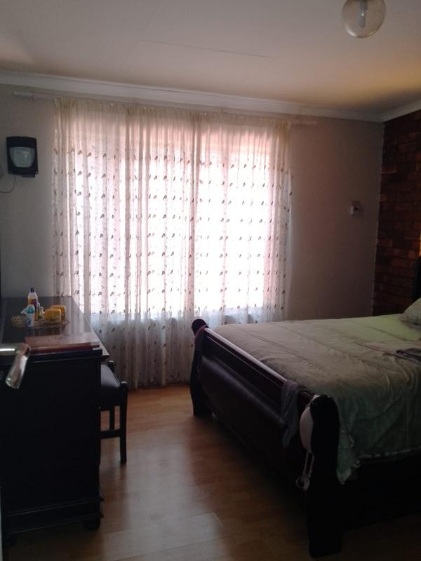 4 Bedroom Property for Sale in Petersfield Gauteng