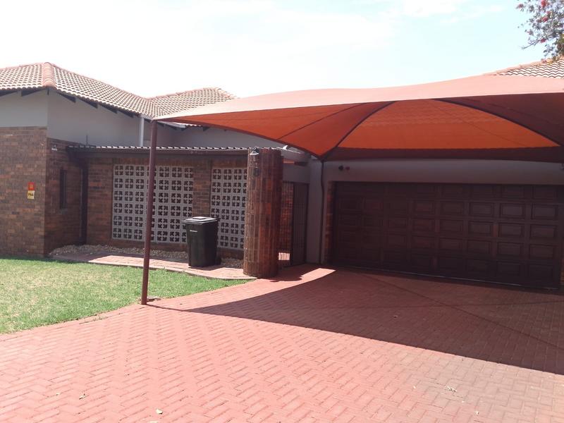 4 Bedroom Property for Sale in Petersfield Gauteng