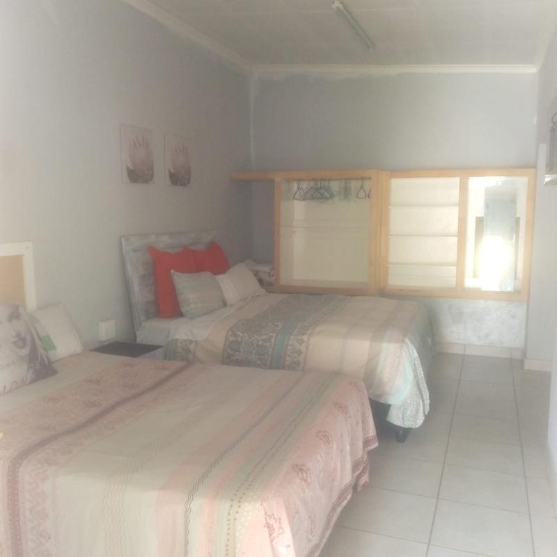 To Let 1 Bedroom Property for Rent in Malvern East Gauteng