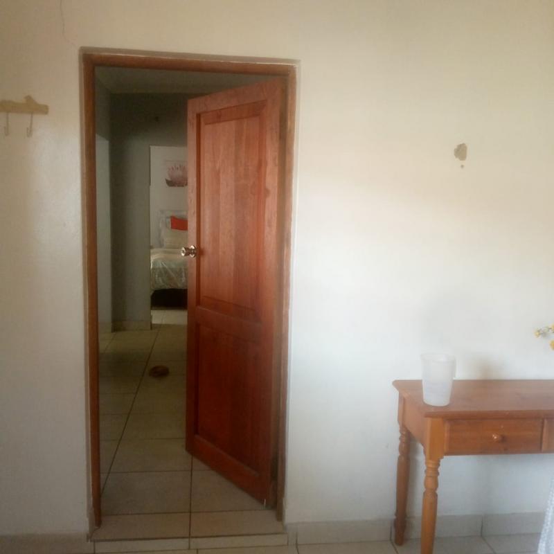 To Let 1 Bedroom Property for Rent in Malvern East Gauteng