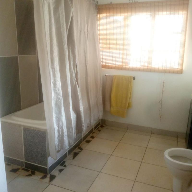 To Let 1 Bedroom Property for Rent in Malvern East Gauteng