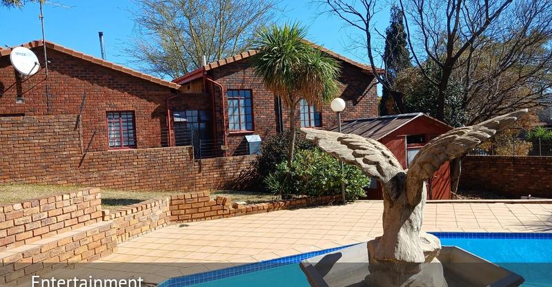 4 Bedroom Property for Sale in Glenvista Gauteng