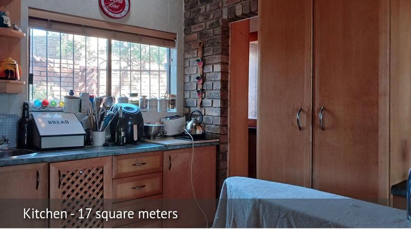 4 Bedroom Property for Sale in Glenvista Gauteng