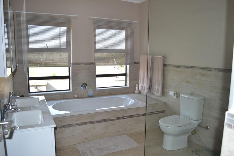 3 Bedroom Property for Sale in Copperleaf Estate Gauteng