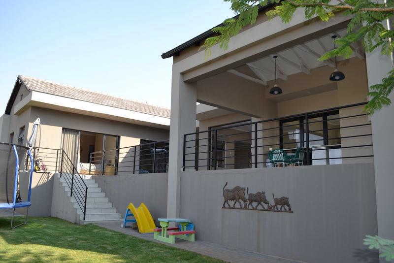 3 Bedroom Property for Sale in Copperleaf Estate Gauteng