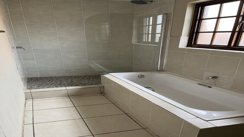 3 Bedroom Property for Sale in Noordwyk Gauteng