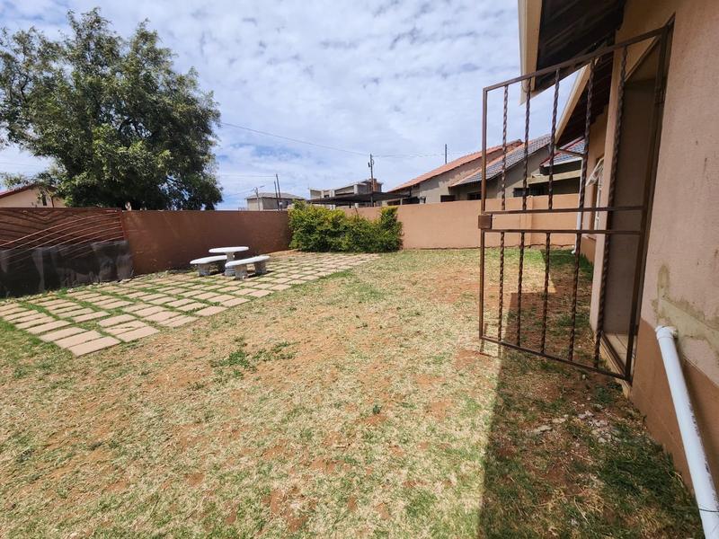 3 Bedroom Property for Sale in Aureus Gauteng