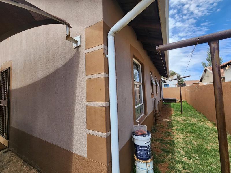 3 Bedroom Property for Sale in Aureus Gauteng