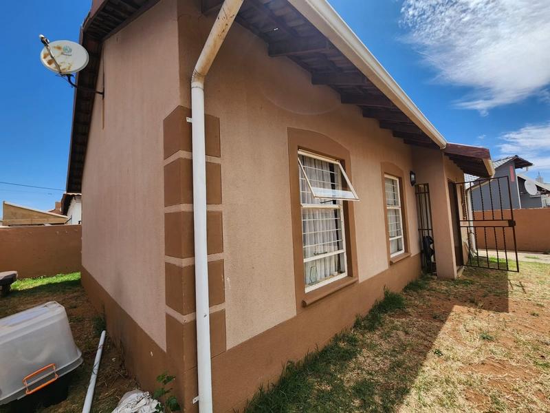 3 Bedroom Property for Sale in Aureus Gauteng