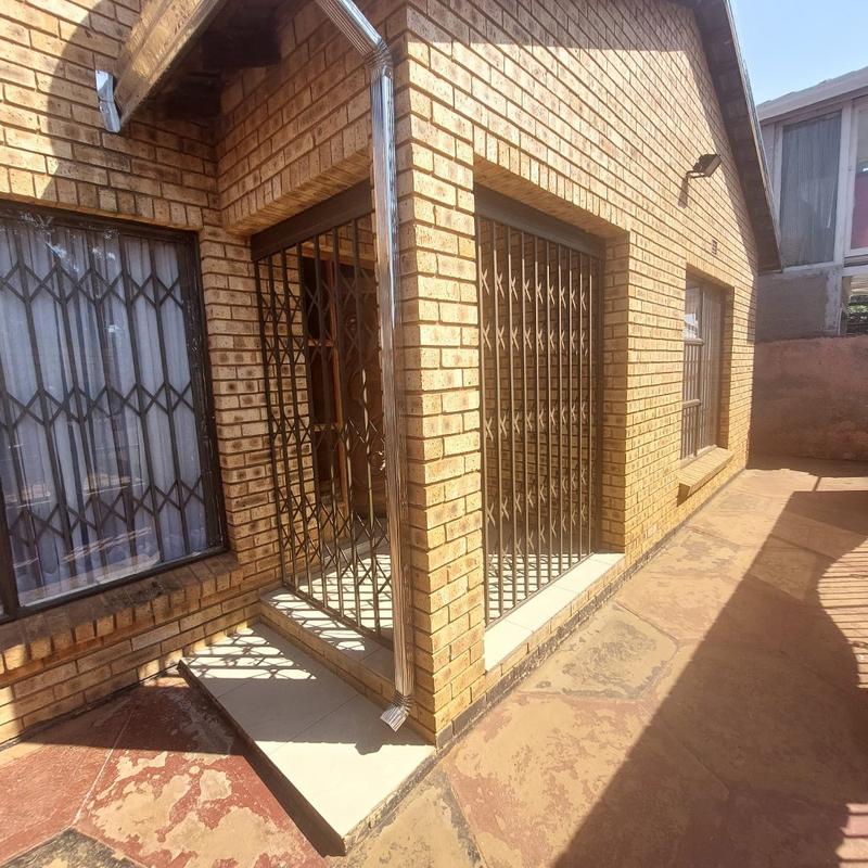 3 Bedroom Property for Sale in Palm Springs Gauteng