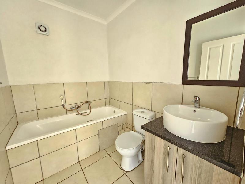 To Let 2 Bedroom Property for Rent in Ruimsig Gauteng