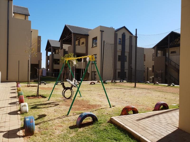 To Let 2 Bedroom Property for Rent in Ruimsig Gauteng