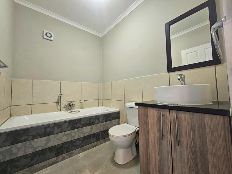 To Let 2 Bedroom Property for Rent in Ruimsig Gauteng