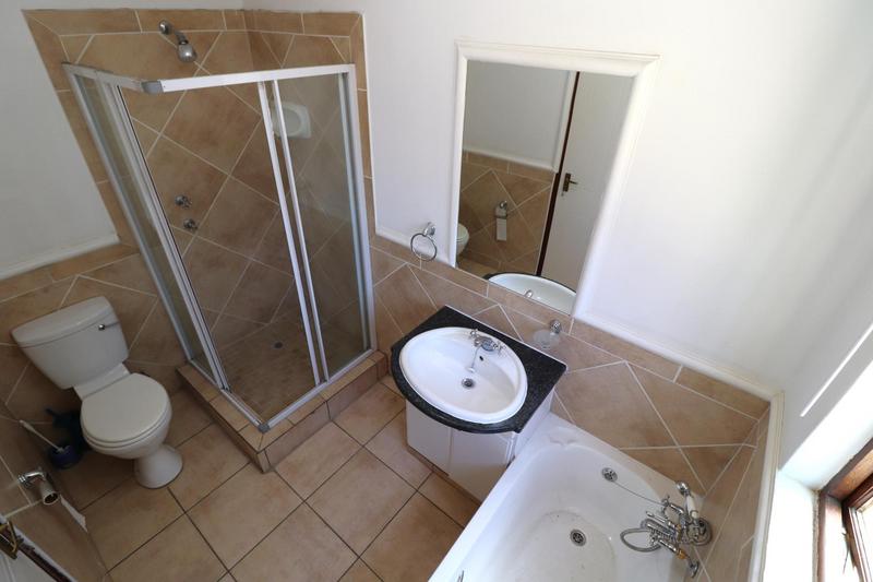 2 Bedroom Property for Sale in Lonehill Gauteng