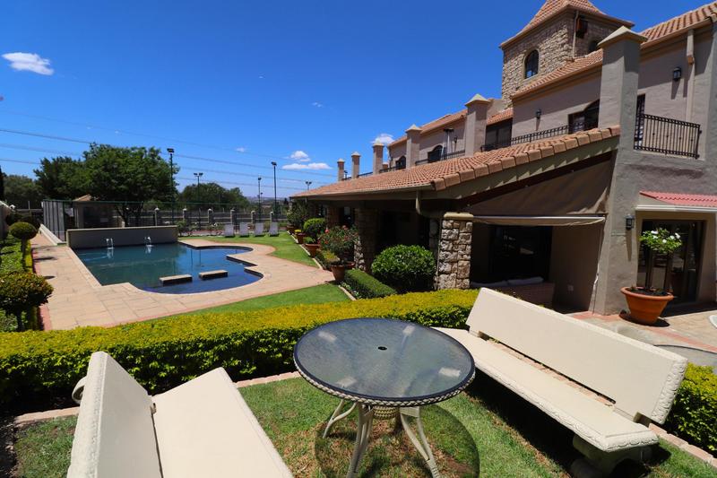 2 Bedroom Property for Sale in Lonehill Gauteng