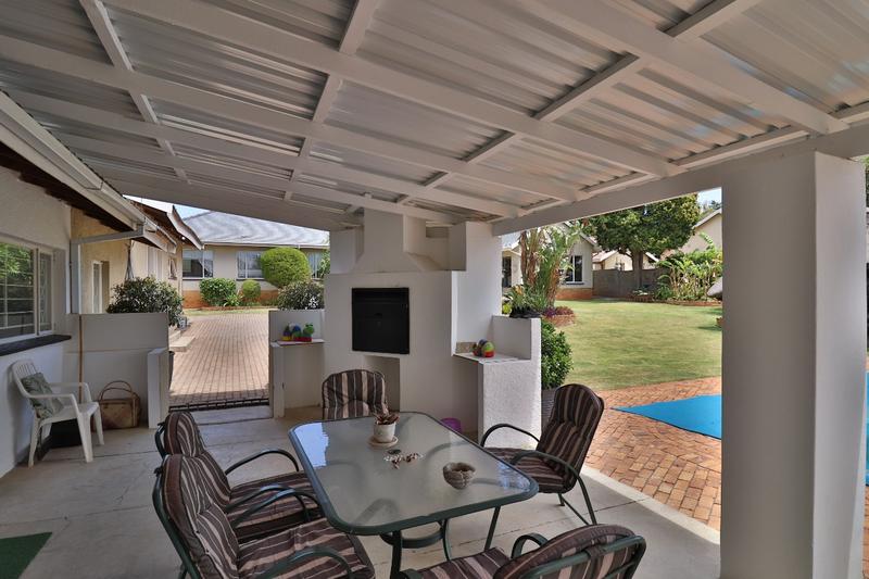 6 Bedroom Property for Sale in Horison Gauteng