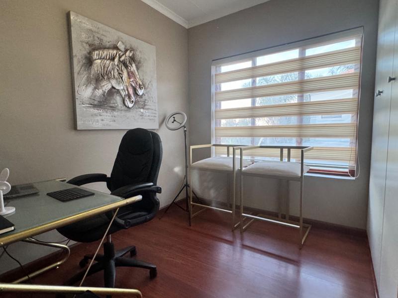 To Let 4 Bedroom Property for Rent in Ruimsig Gauteng