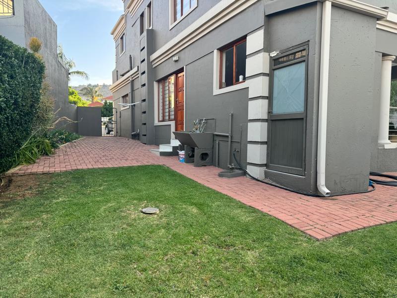 To Let 4 Bedroom Property for Rent in Ruimsig Gauteng