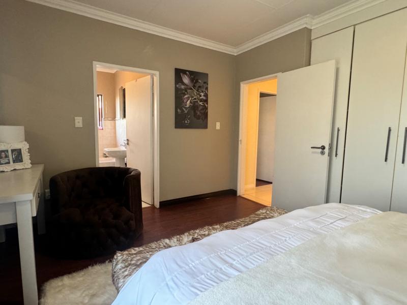 To Let 4 Bedroom Property for Rent in Ruimsig Gauteng