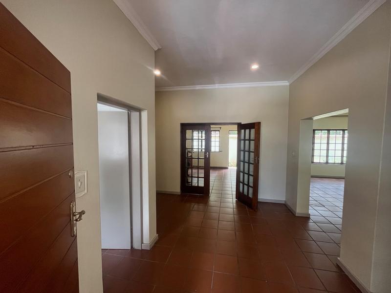 To Let 4 Bedroom Property for Rent in Nieuw Muckleneuk Gauteng