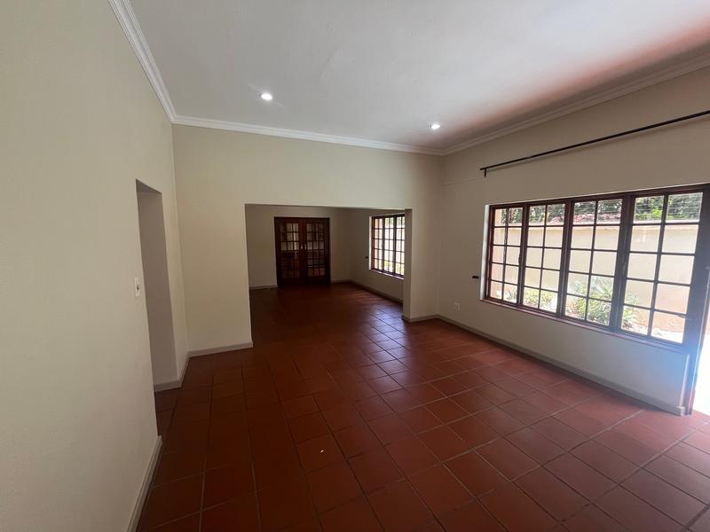 To Let 4 Bedroom Property for Rent in Nieuw Muckleneuk Gauteng