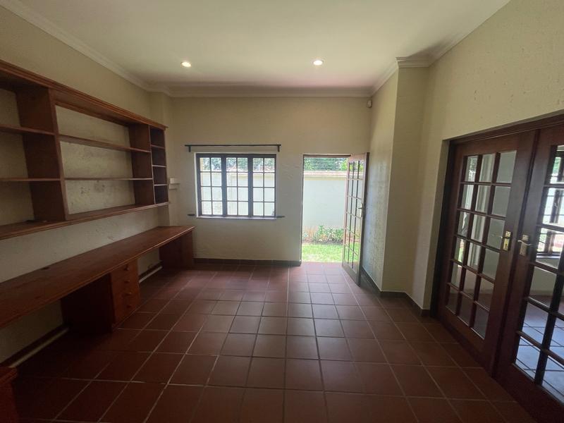 To Let 4 Bedroom Property for Rent in Nieuw Muckleneuk Gauteng