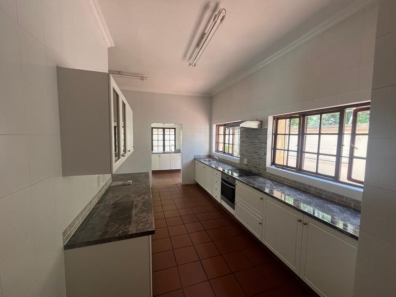 To Let 4 Bedroom Property for Rent in Nieuw Muckleneuk Gauteng