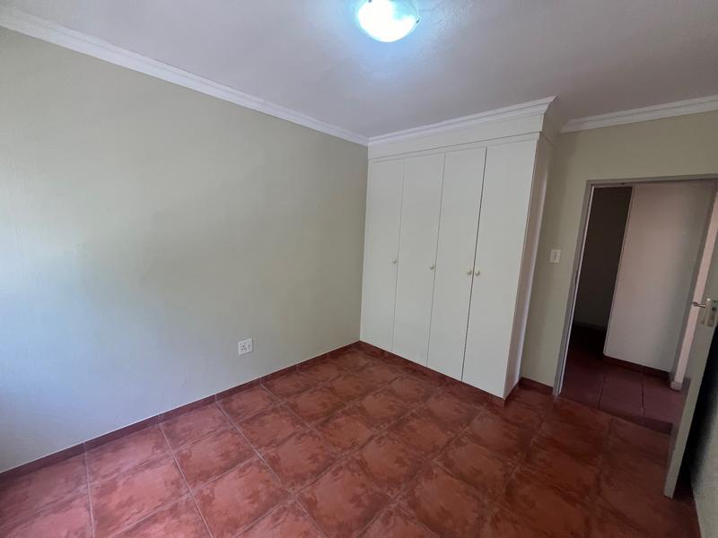 To Let 4 Bedroom Property for Rent in Nieuw Muckleneuk Gauteng