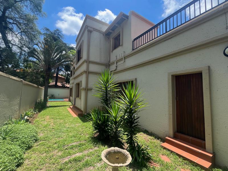 To Let 4 Bedroom Property for Rent in Nieuw Muckleneuk Gauteng