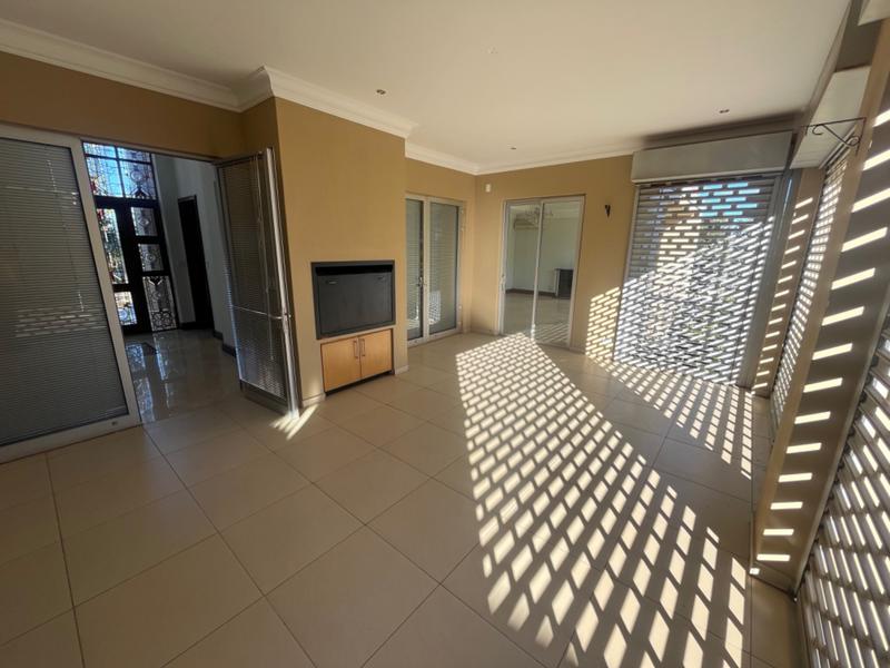 To Let 5 Bedroom Property for Rent in Waterkloof Ridge Gauteng