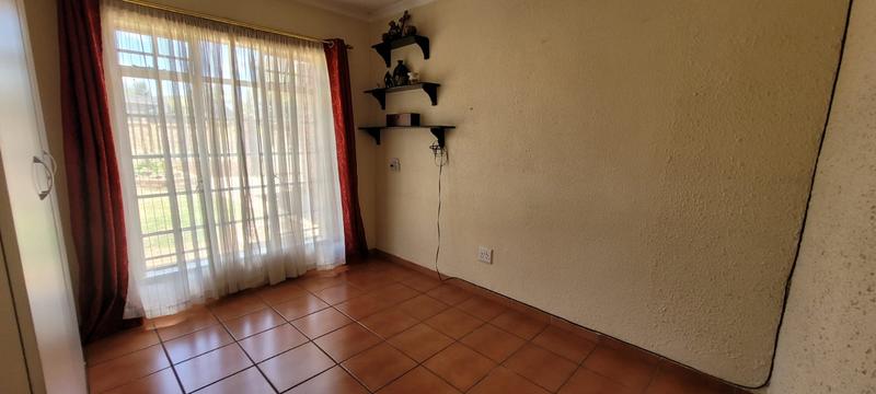 5 Bedroom Property for Sale in Brackendowns Gauteng