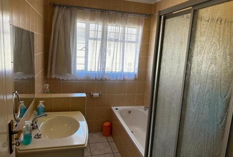 3 Bedroom Property for Sale in New Redruth Gauteng