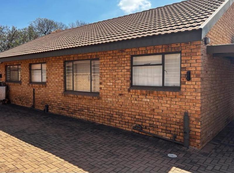 3 Bedroom Property for Sale in New Redruth Gauteng