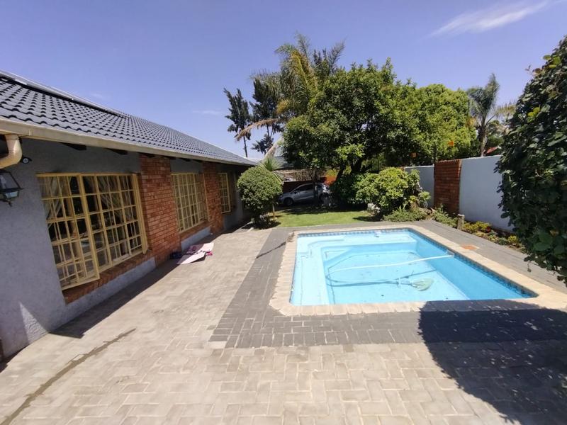 3 Bedroom Property for Sale in Garsfontein Gauteng