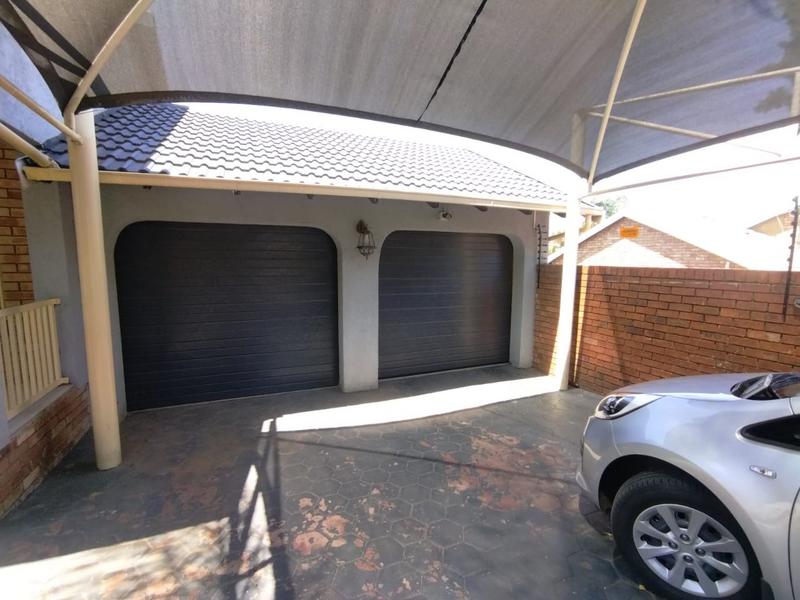 3 Bedroom Property for Sale in Garsfontein Gauteng