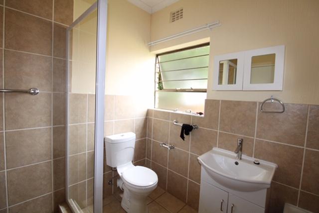 To Let 2 Bedroom Property for Rent in Florida Glen Gauteng