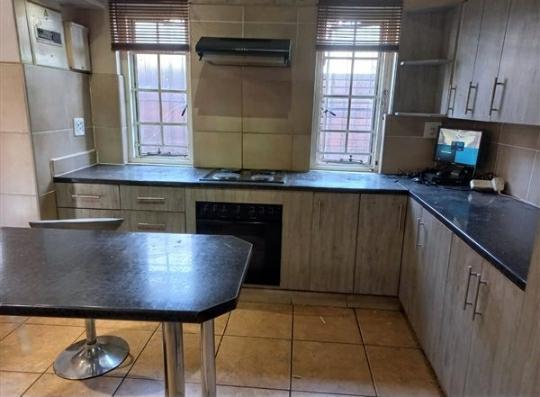 To Let 2 Bedroom Property for Rent in Kensington Gauteng