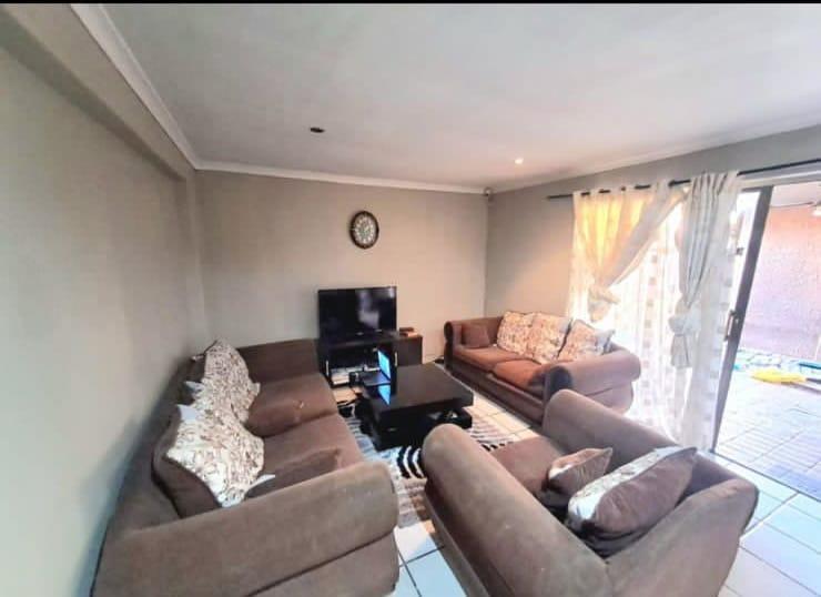 To Let 3 Bedroom Property for Rent in Regents Park Gauteng