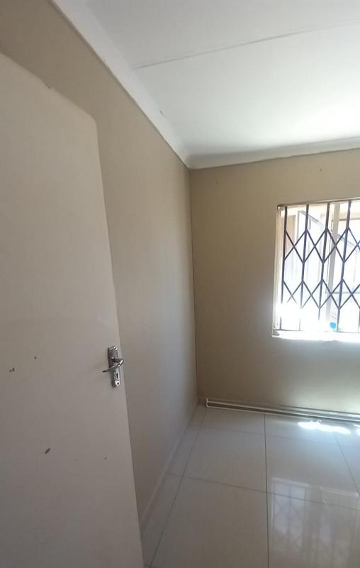 To Let 3 Bedroom Property for Rent in Protea Glen Gauteng