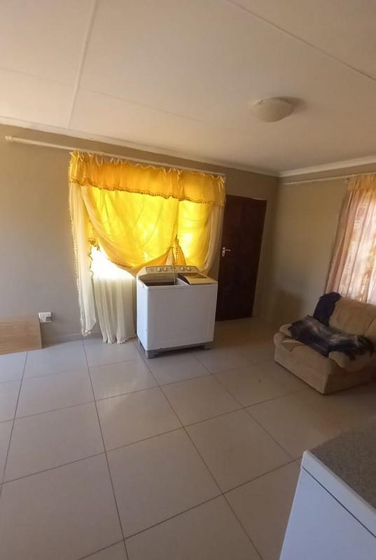 To Let 3 Bedroom Property for Rent in Protea Glen Gauteng