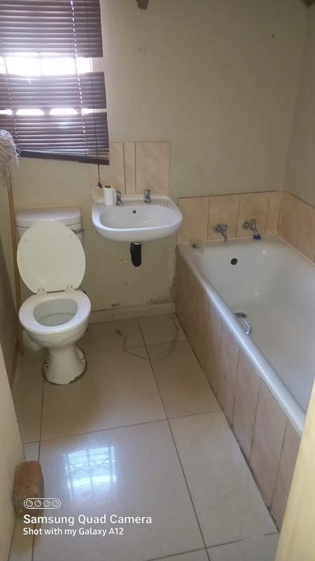 To Let 3 Bedroom Property for Rent in Protea Glen Gauteng