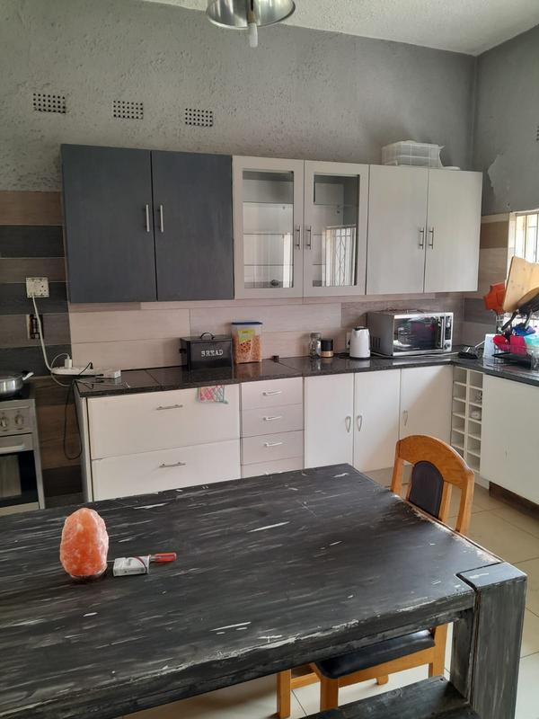 To Let 2 Bedroom Property for Rent in Malvern East Gauteng