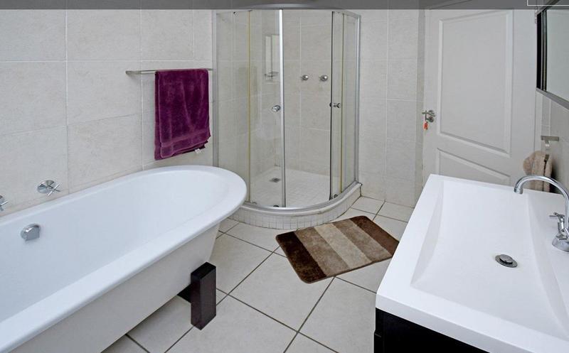 2 Bedroom Property for Sale in Greenstone Hill Gauteng