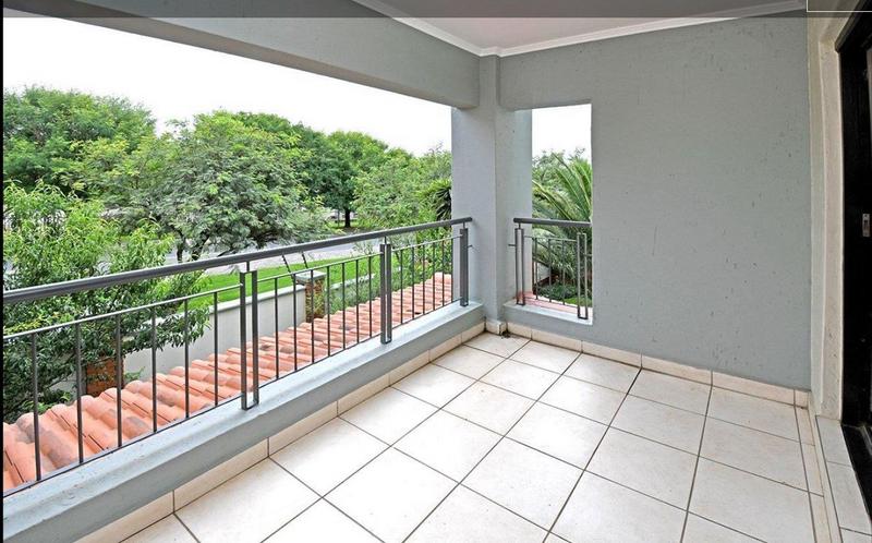 2 Bedroom Property for Sale in Greenstone Hill Gauteng