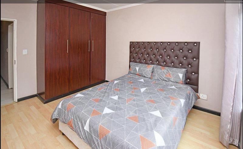 2 Bedroom Property for Sale in Greenstone Hill Gauteng