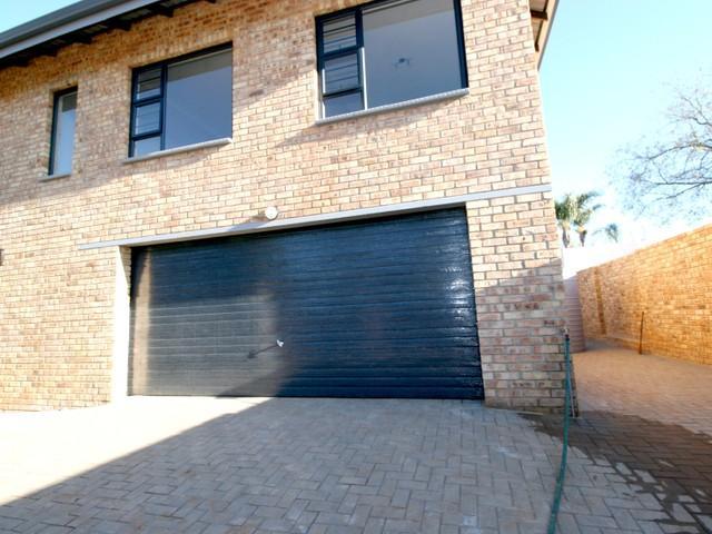 3 Bedroom Property for Sale in Radiokop Gauteng