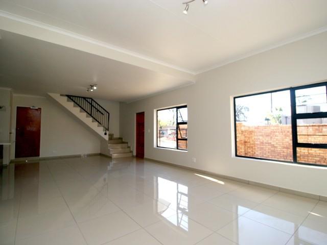 3 Bedroom Property for Sale in Radiokop Gauteng