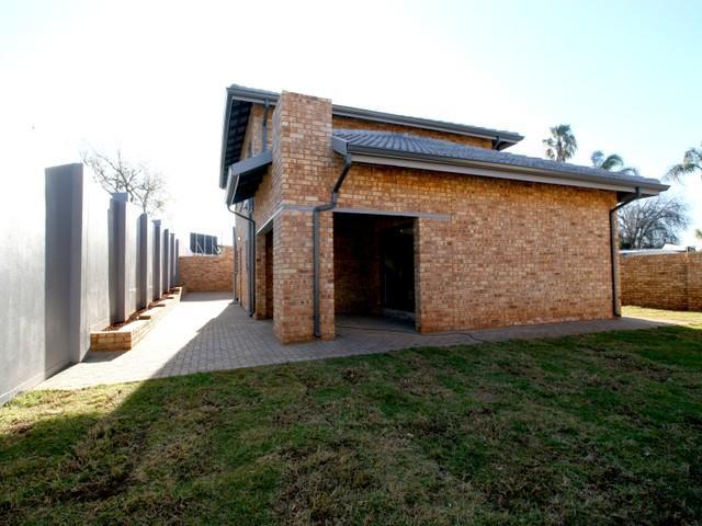 3 Bedroom Property for Sale in Radiokop Gauteng