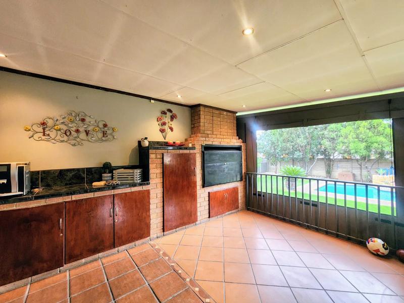 5 Bedroom Property for Sale in Pretoria North Gauteng