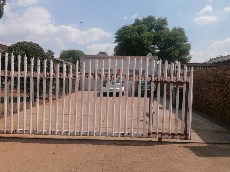 7 Bedroom Property for Sale in Delville Gauteng